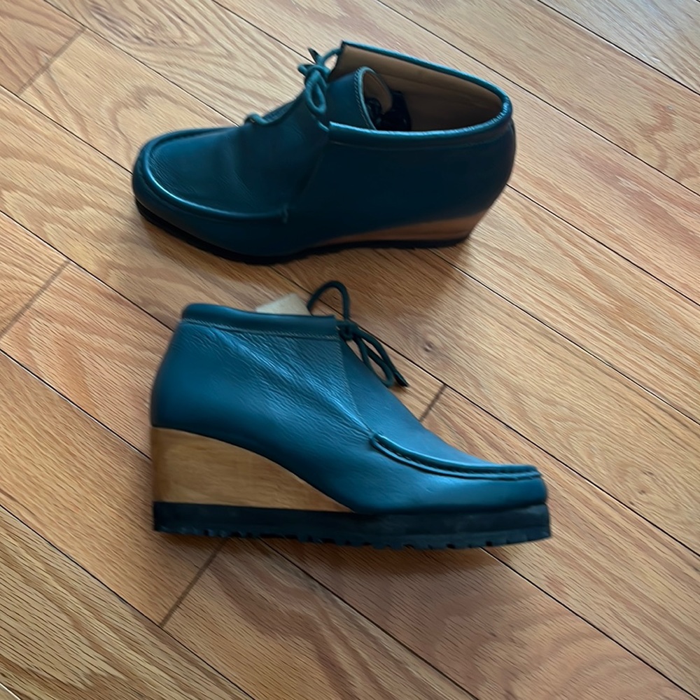 New without box Ecote Cowhide Platform Boot Size 10